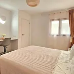 Paulmarie Ocean View Apartman *