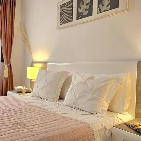 Paulmarie Ocean View Apartment