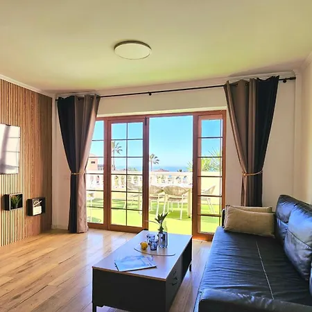 Paulmarie Ocean View * 아데제