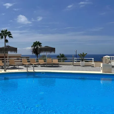 Paulmarie Ocean View 아데제